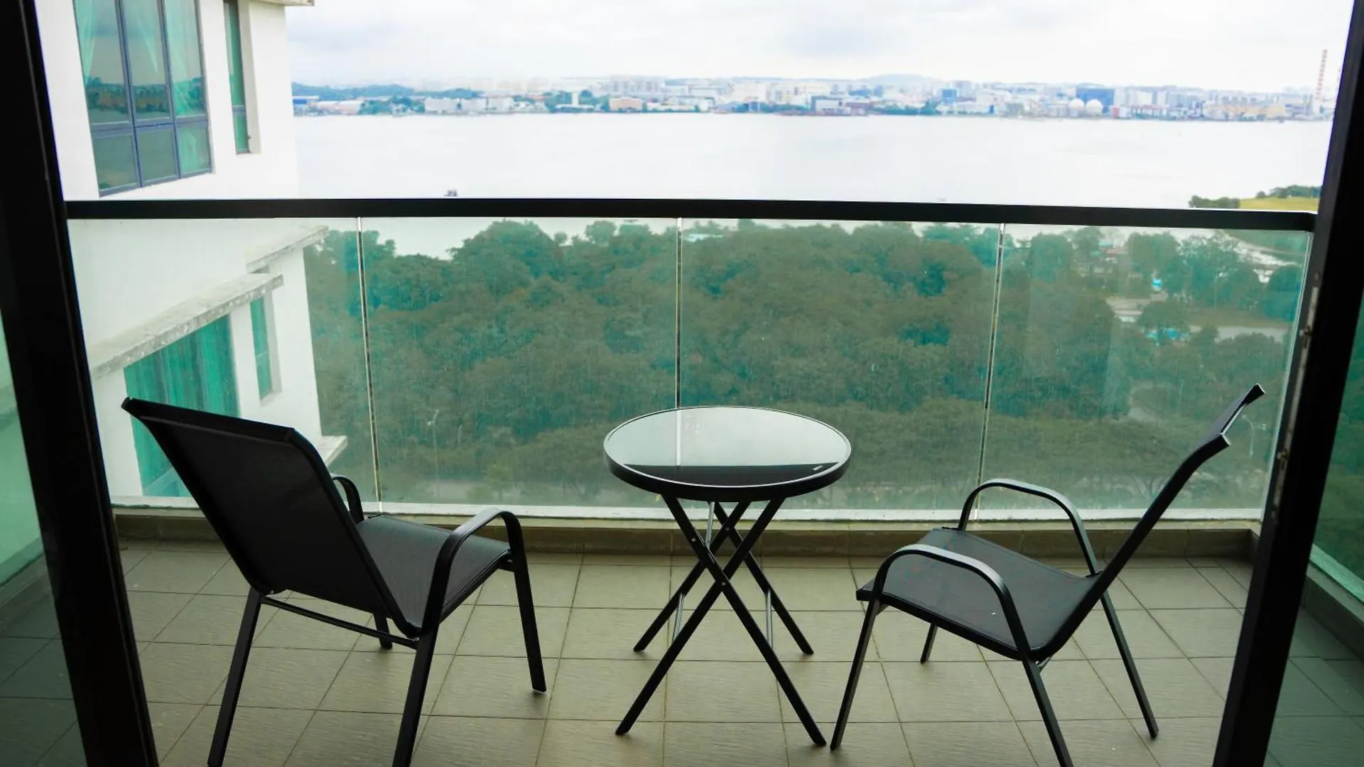 Homely Marina View 3Br Permas W Bathtub & Seaview Balcony Permas By Our Stay Johor Bahru Lejlighed